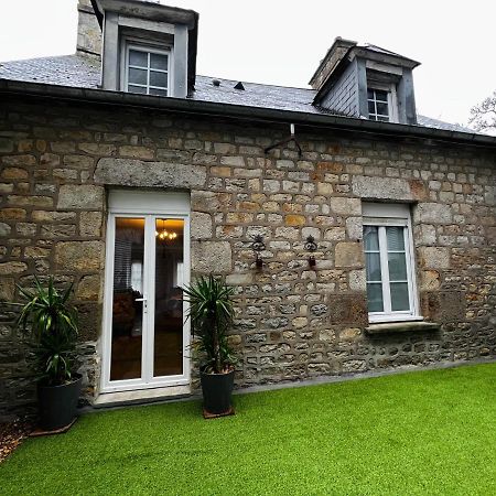 A La Maison - Hebergement De Luxe Domfront  Buitenkant foto